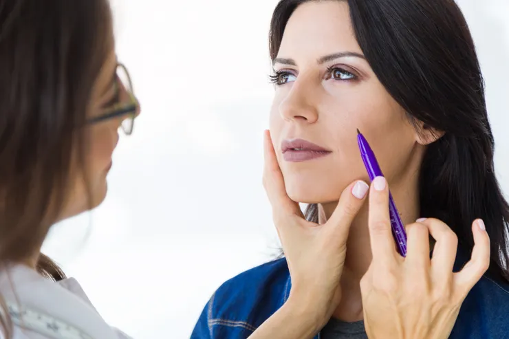 Harmonização Facial em Joinville: O Que É e Como Funciona - Blog Clínica Dra. Simoni Bett