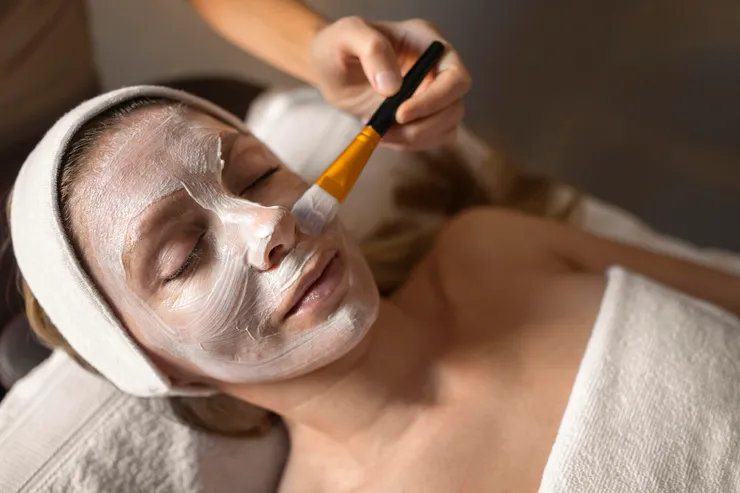 Peeling Químico em Joinville: Tipos, Benefícios e Para Que Serve - Blog Clínica Dra. Simoni Bett